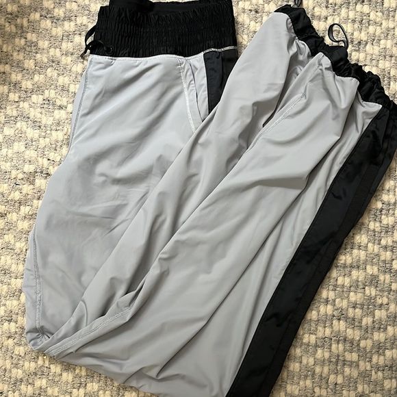 Lululemon Track pants Ladies 6 - Picture 6 of 8